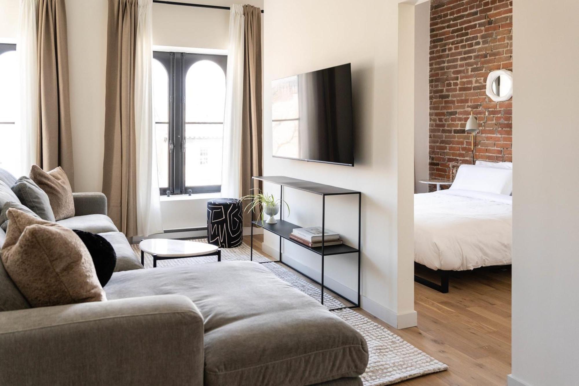 Maison Place Jacques-Cartier By Luxury In Transit Montreal Exterior photo