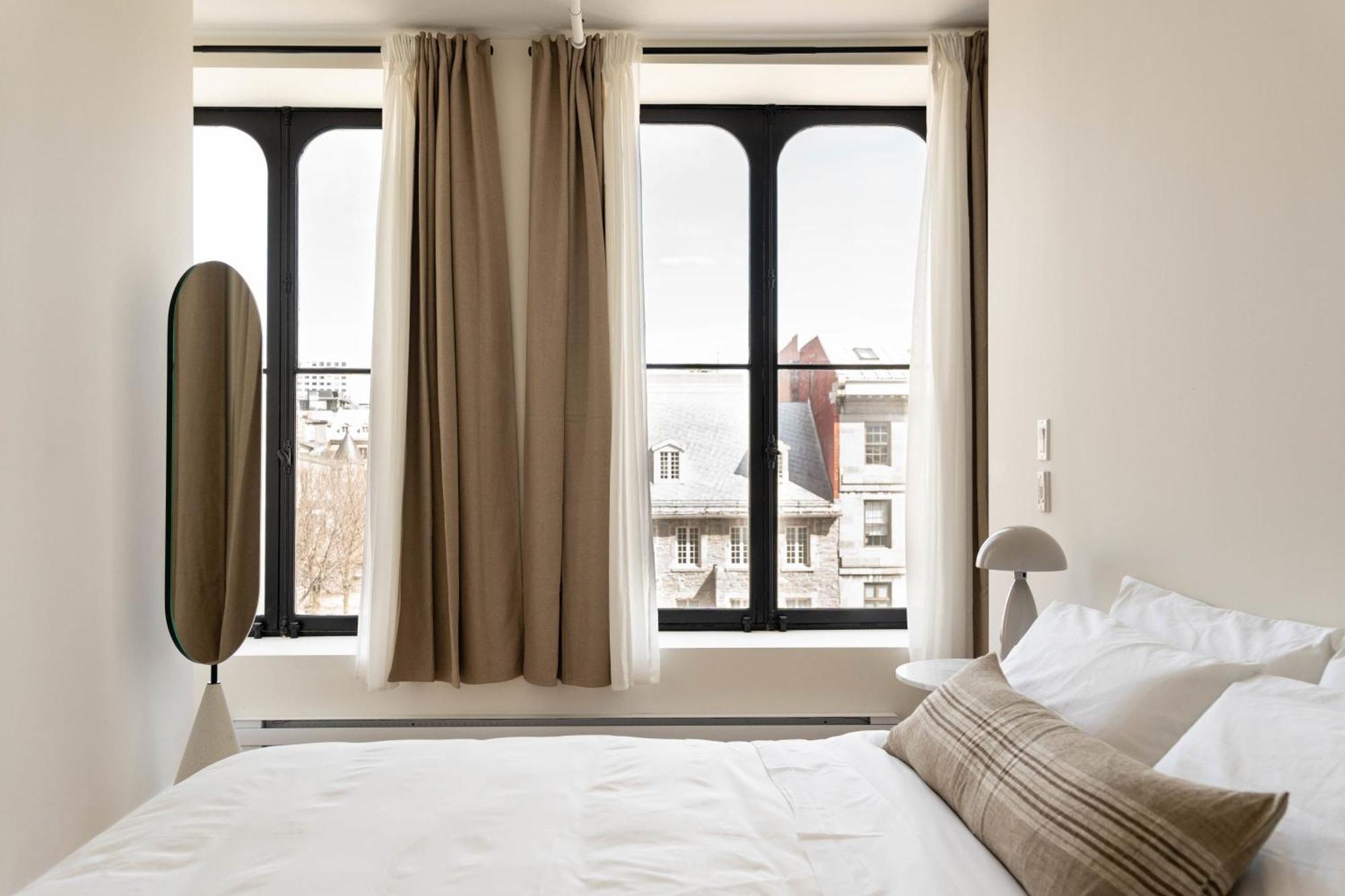 Maison Place Jacques-Cartier By Luxury In Transit Montreal Exterior photo