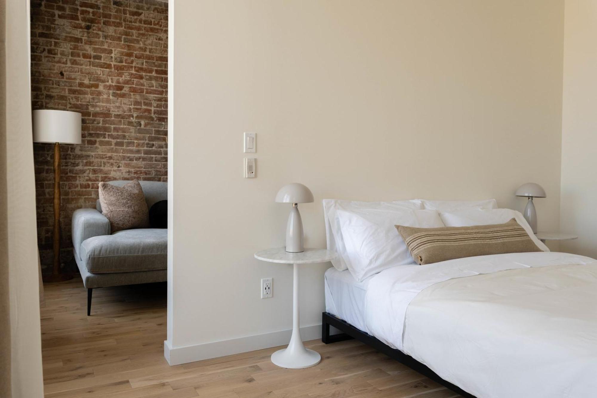 Maison Place Jacques-Cartier By Luxury In Transit Montreal Exterior photo